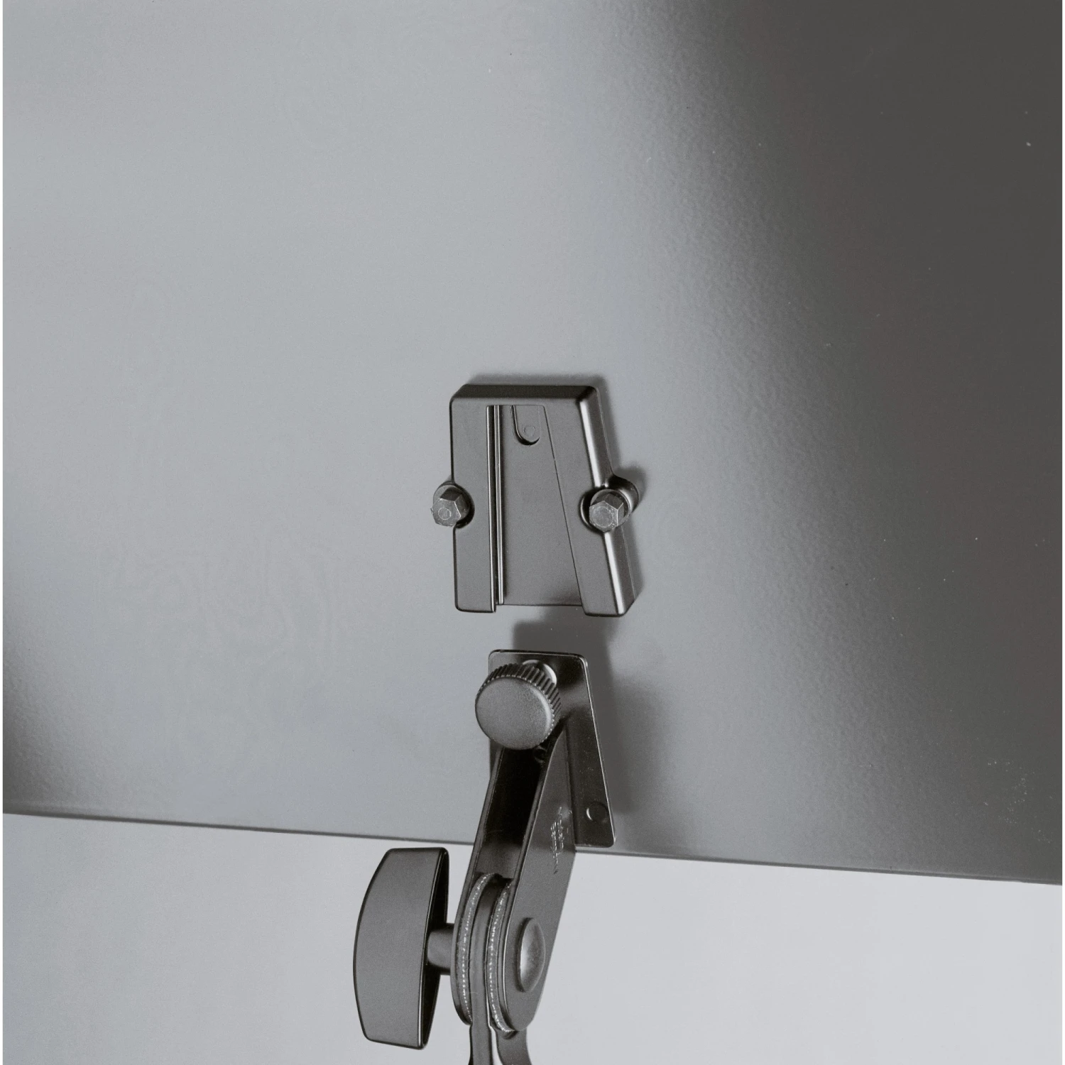 Konig & Meyer - 11818 Orchestra Music Stand - Black Stand, Black Aluminium Desk 4 Konig & Meyer - 11818 Orchestra Music Stand - Black Stand, Black Aluminium Desk - Image 2