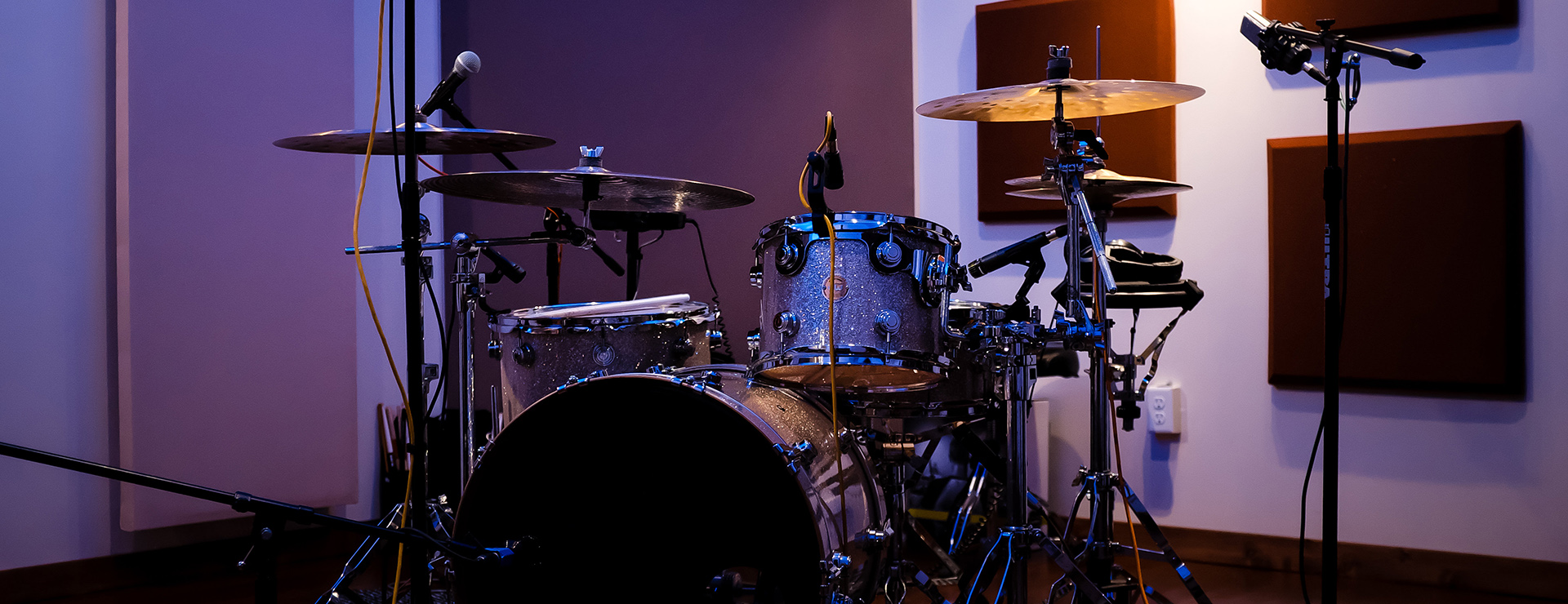 Musical Instrument Store -Musical Instrument Store photo 1492891651366 a5c2839dc64b